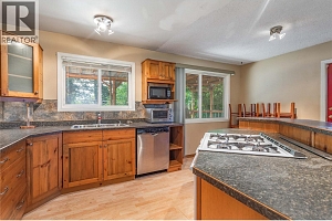 724 Arbutus Road - Photo 9