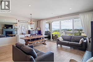 1174 Bergamot Avenue - Photo 8