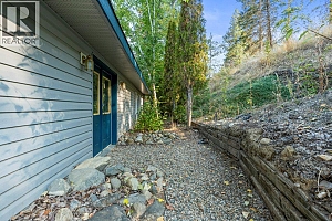 3298 Upper McLeod Road - Photo 17