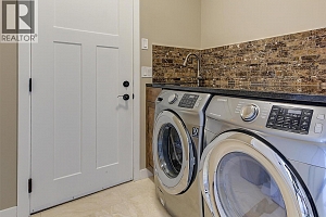 6172 Seymoure Avenue - Photo 38