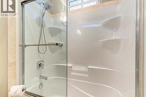 6172 Seymoure Avenue - Photo 42