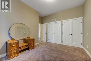 6172 Seymoure Avenue - Photo 58