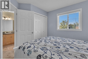 430 McCarren Avenue - Photo 27