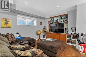 430 McCarren Avenue - Photo 31