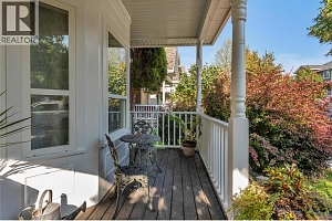 430 McCarren Avenue - Photo 7