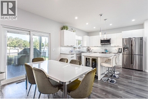 2253 Shuswap Avenue - Photo 13