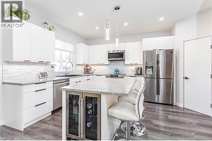 2253 Shuswap Avenue - Photo 14