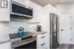 2253 Shuswap Avenue - Photo 17