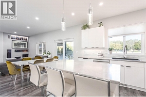 2253 Shuswap Avenue - Photo 18