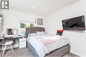 2253 Shuswap Avenue - Photo 26