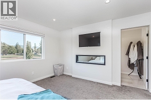 2253 Shuswap Avenue - Photo 30