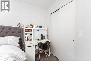 2253 Shuswap Avenue - Photo 35