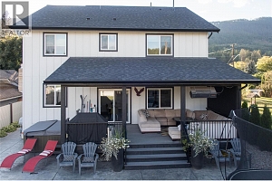 2253 Shuswap Avenue - Photo 38