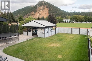 2253 Shuswap Avenue - Photo 41