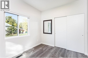 2253 Shuswap Avenue - Photo 6