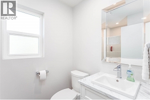 2253 Shuswap Avenue - Photo 7