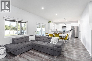 2253 Shuswap Avenue - Photo 9