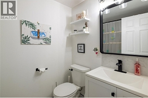 1420 Bernard Avenue - Photo 3