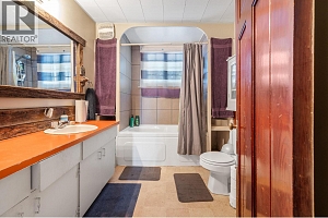 975 25 Avenue - Photo 18