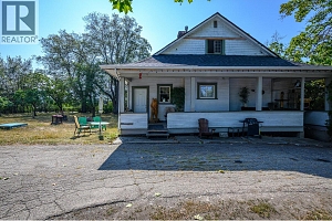 975 25 Avenue - Photo 2