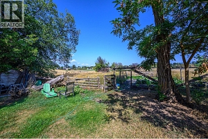 975 25 Avenue - Photo 40