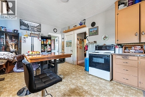 975 25 Avenue - Photo 5