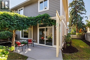 2209 Woodlawn Street - Photo 3