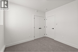 901 Melrose Street - Photo 86