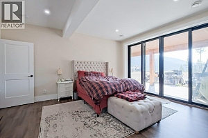 7839 Falcon Ridge Crescent - Photo 18