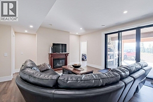 7839 Falcon Ridge Crescent - Photo 23