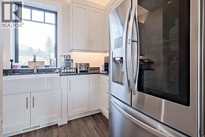 7839 Falcon Ridge Crescent - Photo 9