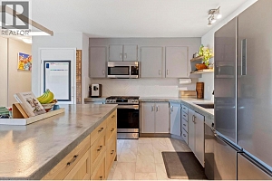 1525 Hollywood Road S - Photo 9