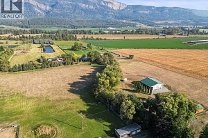 6619 Highway 97A Highway N - Photo 5