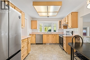 398 McTavish Road - Photo 3