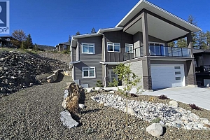 2852 Canyon Crest Drive - Photo 2