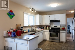 1911 Cross Road - Photo 12