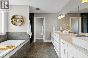 404 Quilchena Crescent - Photo 42