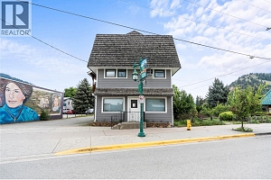 1961 Vernon Street - Photo 43