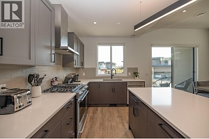 105 Predator Ridge Drive Unit# 4 - Photo 18