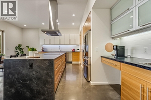 1040 Henderson Drive - Photo 11