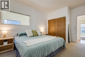 1040 Henderson Drive - Photo 35