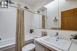 1040 Henderson Drive - Photo 40