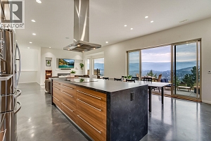 1040 Henderson Drive - Photo 5