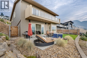 1040 Henderson Drive - Photo 6