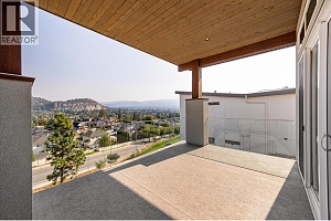 1341 Sladen Crescent - Photo 17