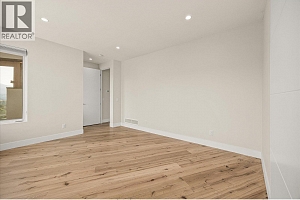 1341 Sladen Crescent - Photo 31