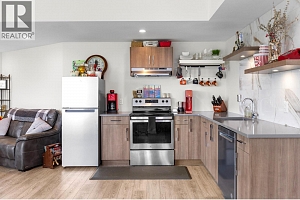 1341 Sladen Crescent - Photo 45