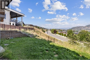 1341 Sladen Crescent - Photo 58