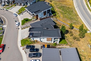 1341 Sladen Crescent - Photo 67