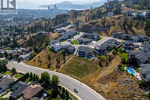 1341 Sladen Crescent - Photo 71